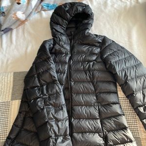 Eddie Bauer puffer jacket with hood